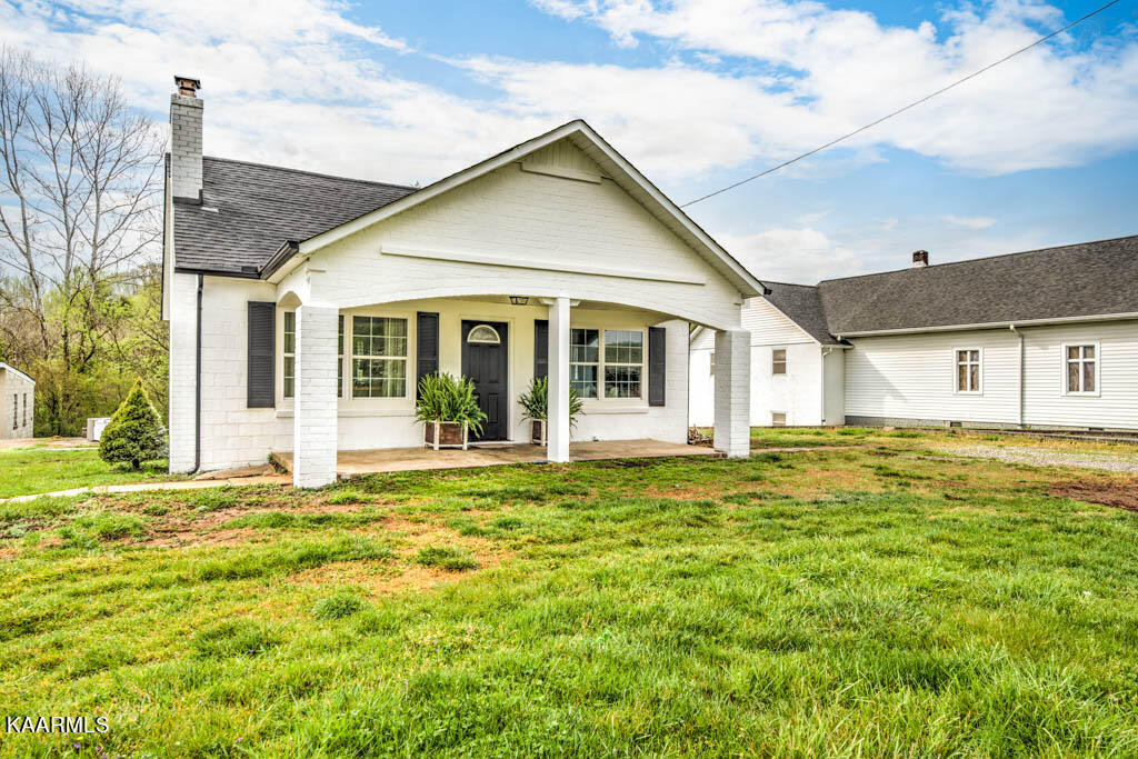 325 Blockhouse Valley Road Clinton, TN 37716 - Photo 2 of 23 F9D0F483-53FE-4BC6-BA2A-2EF8123A3786