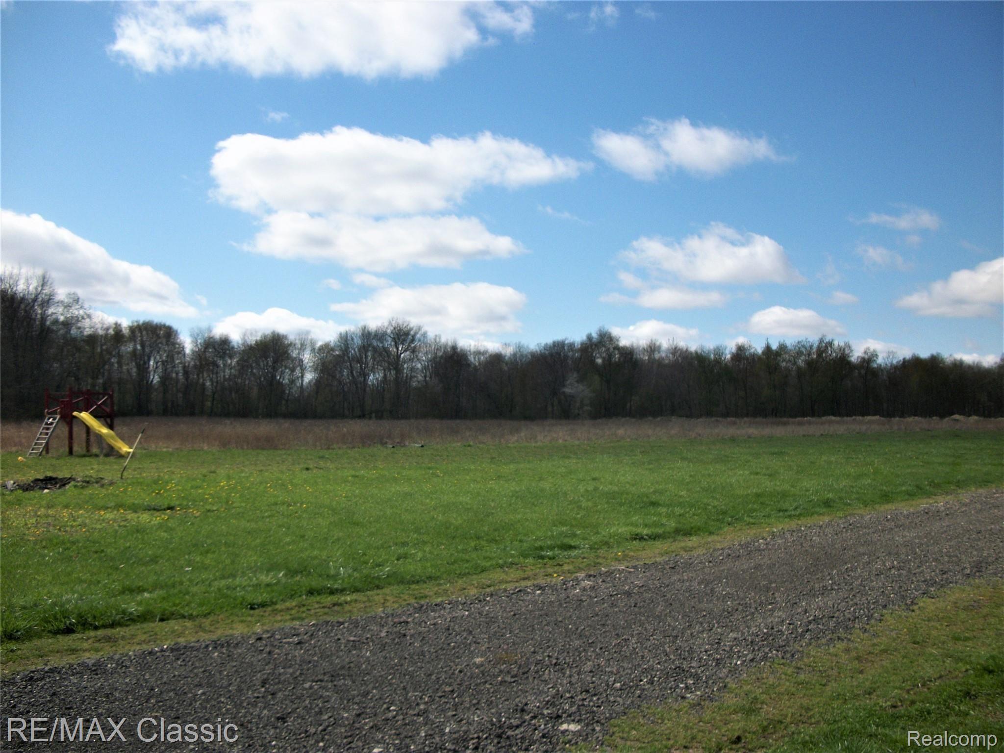 9568 West Vogt Road Fowlerville, MI 48836 - Photo 56 of 66 105_3911.jpg