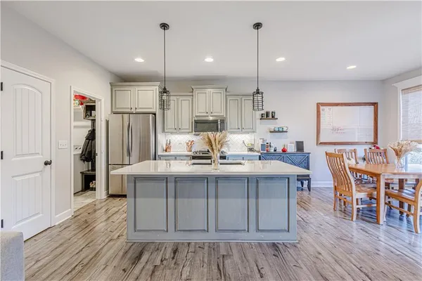 $435,500 | 1506 Southwest Cross Creek Drive, Grain Valley, MO 64029