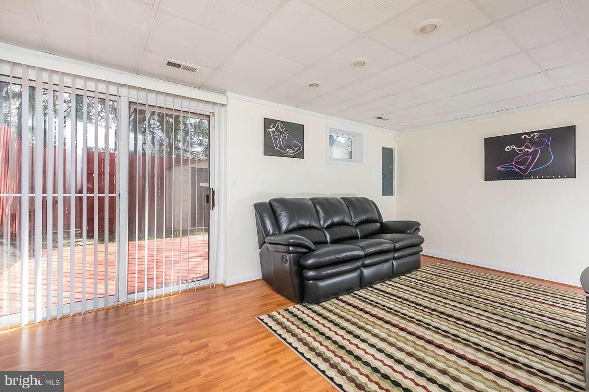 5987 Grand Banks Road Columbia, MD 21044 - Photo 11 of 29 Family Room