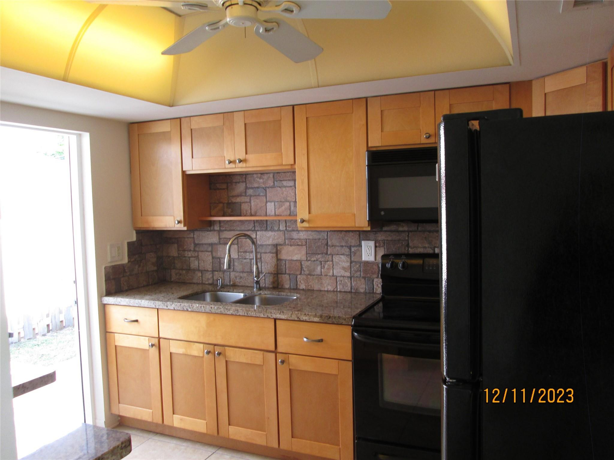 1911 Northeast 27th Court Lighthouse Point, FL 33064 - Photo 14 of 41 Photo 14