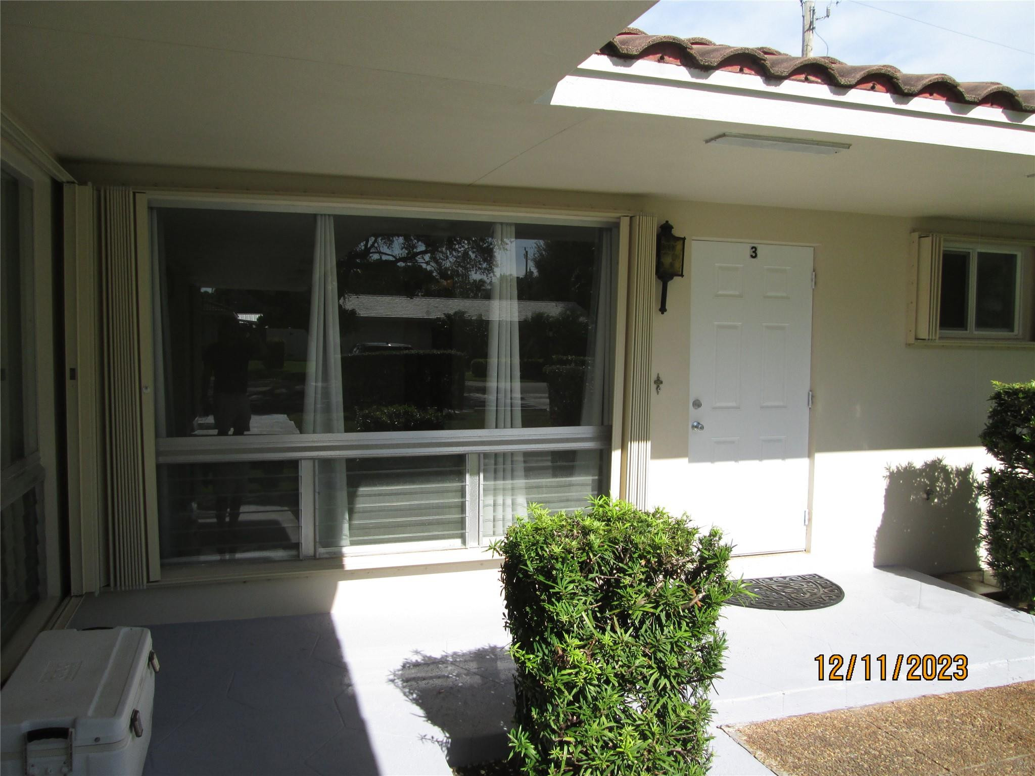 1911 Northeast 27th Court Lighthouse Point, FL 33064 - Photo 5 of 41 Photo 5