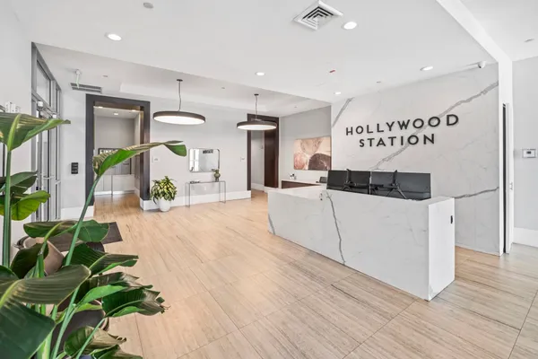$294,000 | 140 South Dixie Highway, Unit 512, Hollywood, FL 33020
