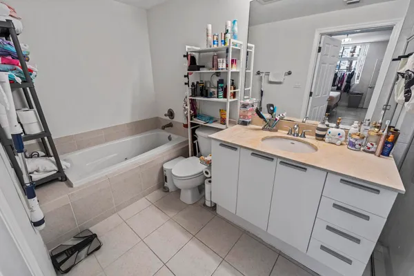 $294,000 | 140 South Dixie Highway, Unit 512, Hollywood, FL 33020