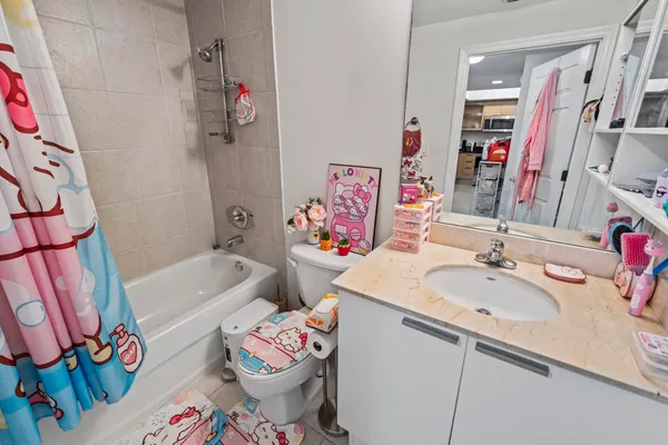 $294,000 | 140 South Dixie Highway, Unit 512, Hollywood, FL 33020