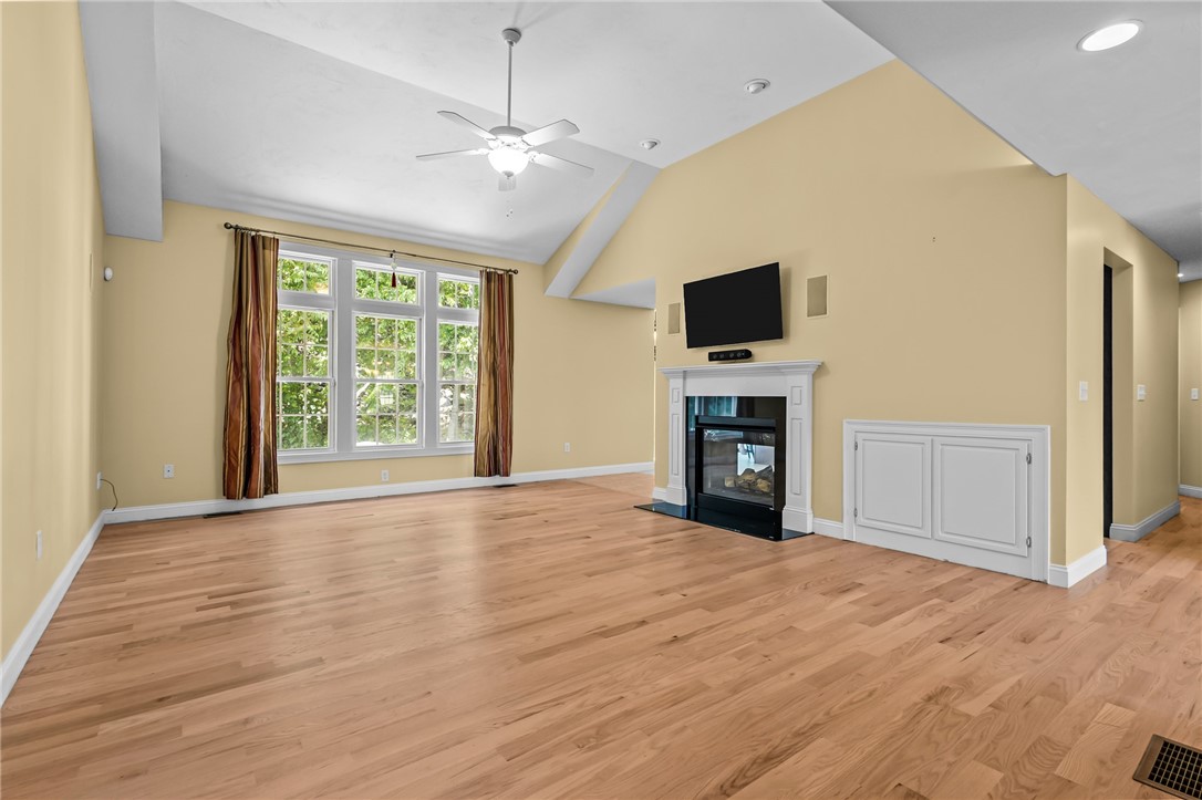 125 W Road Cumberland, RI 02864 - Photo 13 of 50