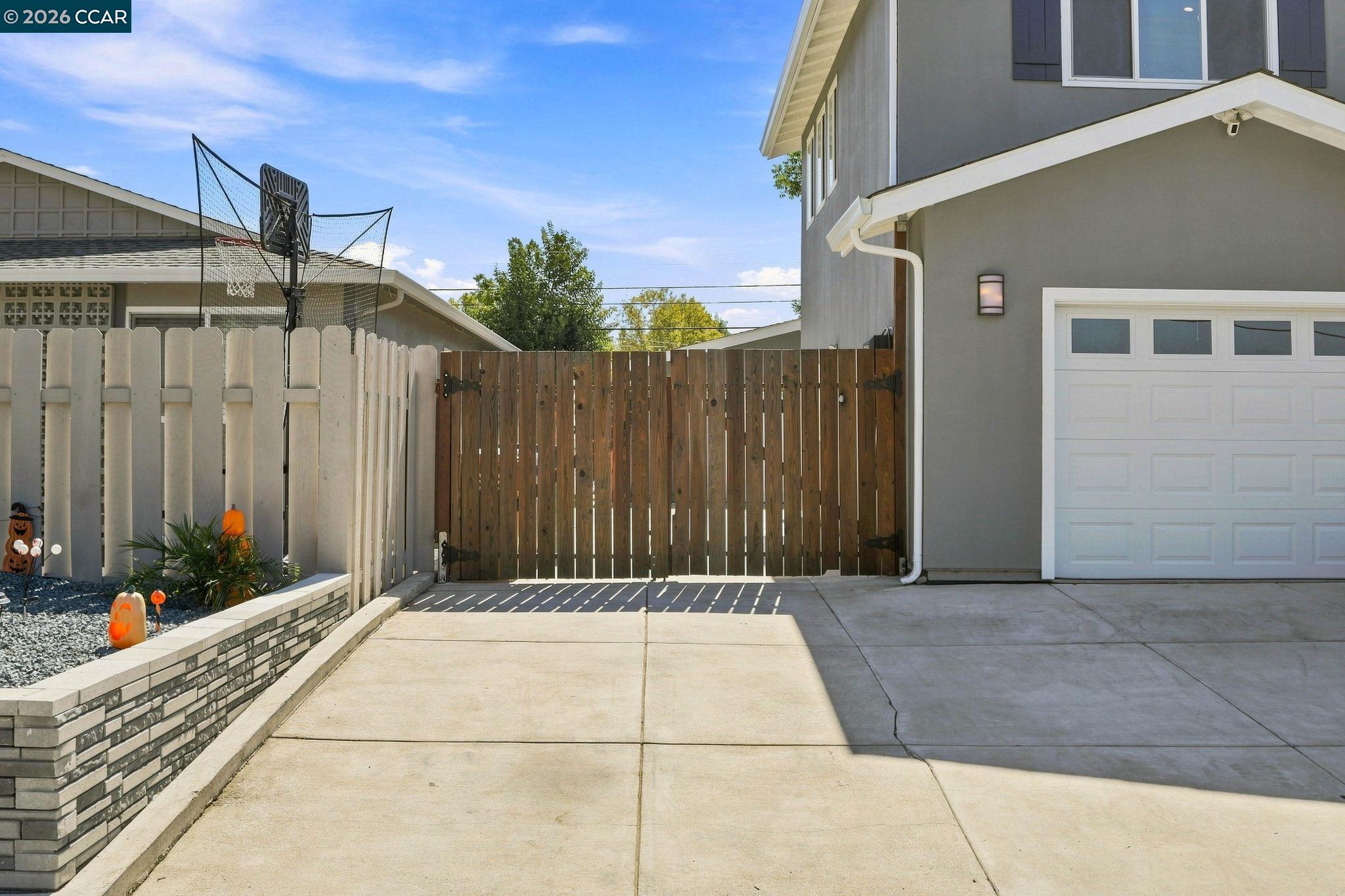1704 Denkinger Road Concord, CA 94521 - Photo 10 of 72 Gallery Image 10