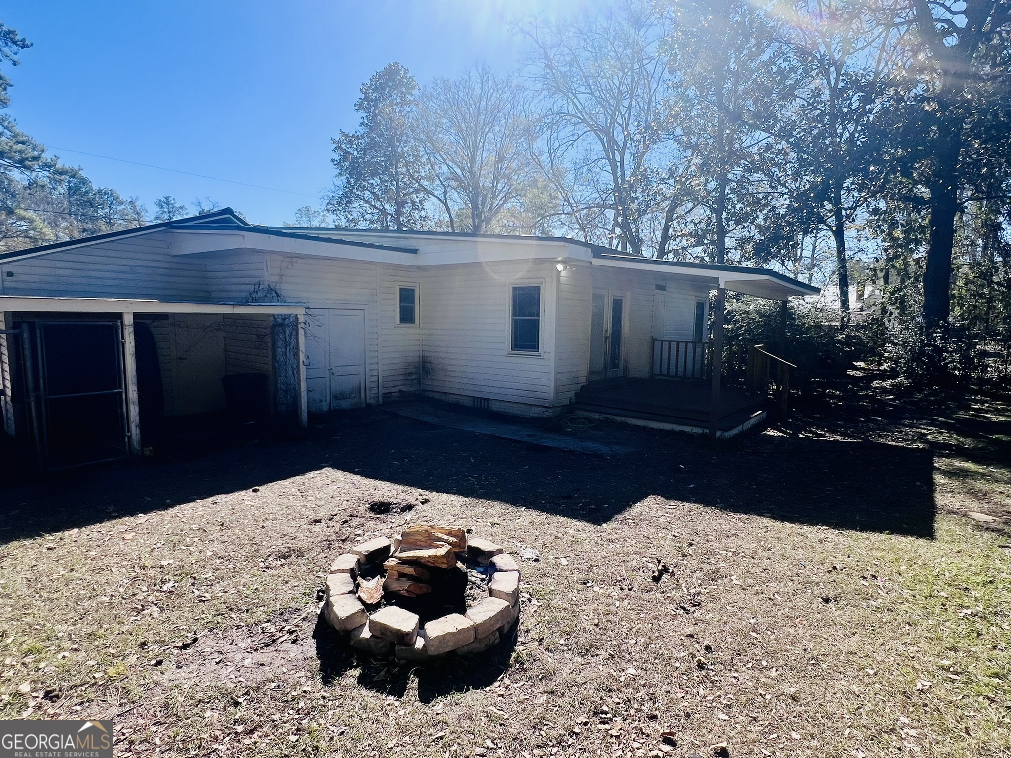 594 South 3rd Street Jesup, GA 31545 - Photo 28 of 32 a view of a backyard of the house