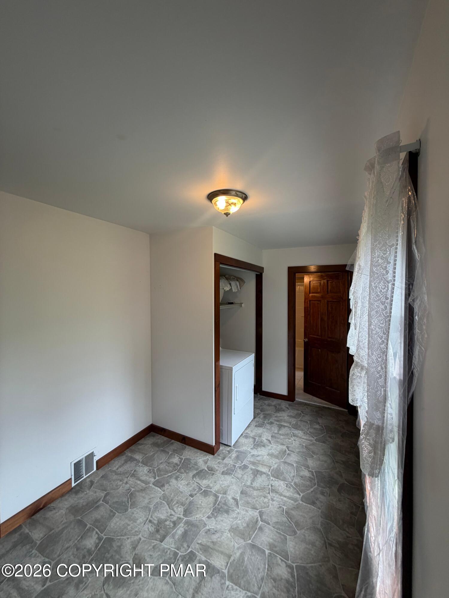 1295 Kroucher Road Stroudsburg, PA 18360 - Photo 11 of 13 original - 2026-09-01T163015.653