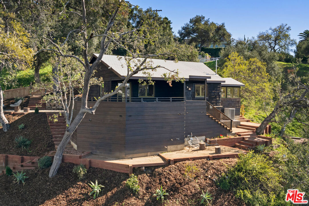 2006 El Moran Street Los Angeles, CA 90039 - Photo 28 of 35 a view of a house with a yard
