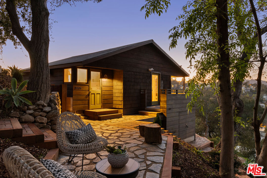 2006 El Moran Street Los Angeles, CA 90039 - Photo 32 of 35 a backyard of a house with outdoor seating