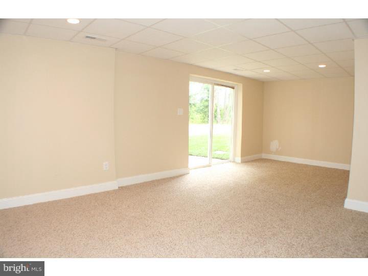 122 West Cohawkin Road Clarksboro, NJ 08020 - Photo 11 of 23 Family Room