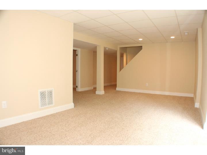 122 West Cohawkin Road Clarksboro, NJ 08020 - Photo 12 of 23 Family Room