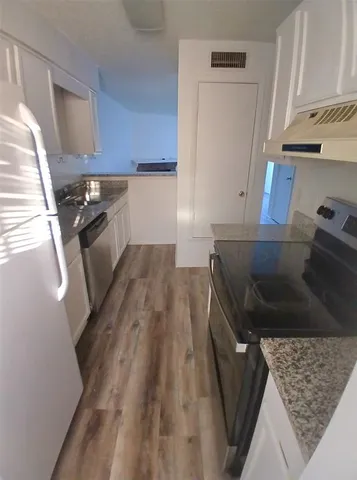 $1,325 | 103 South Las Vegas Trail, White Settlement, TX 76108