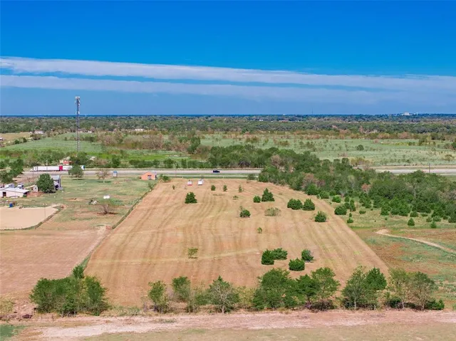 a view of an outdoor space