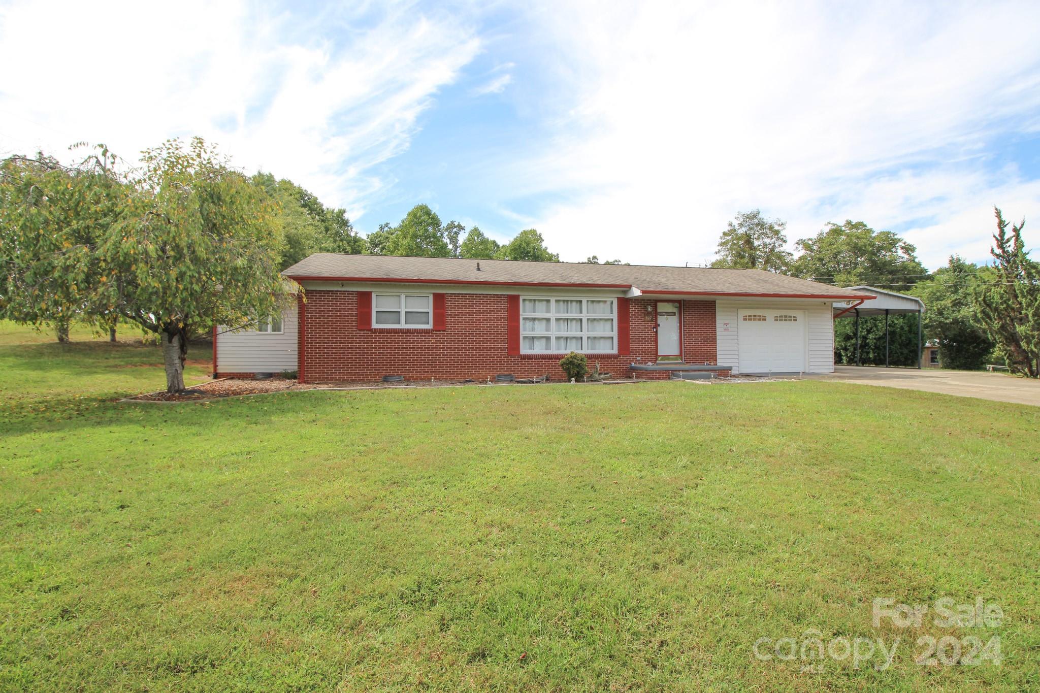 507 Pea Ridge Street Morganton, NC 28655 - Photo 2 of 29 Gallery Image 2