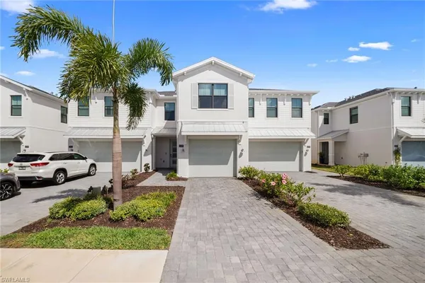 $649,900 | 13005 Pembroke Drive, Naples, FL 34105