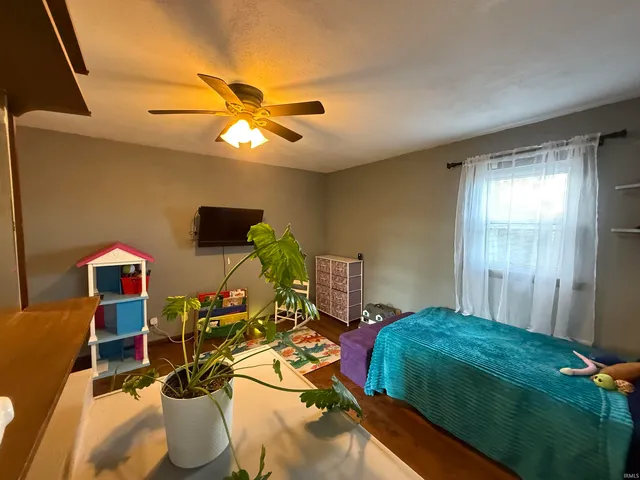 $229,500 | 9106 East Oak Street, Velpen, IN 47590