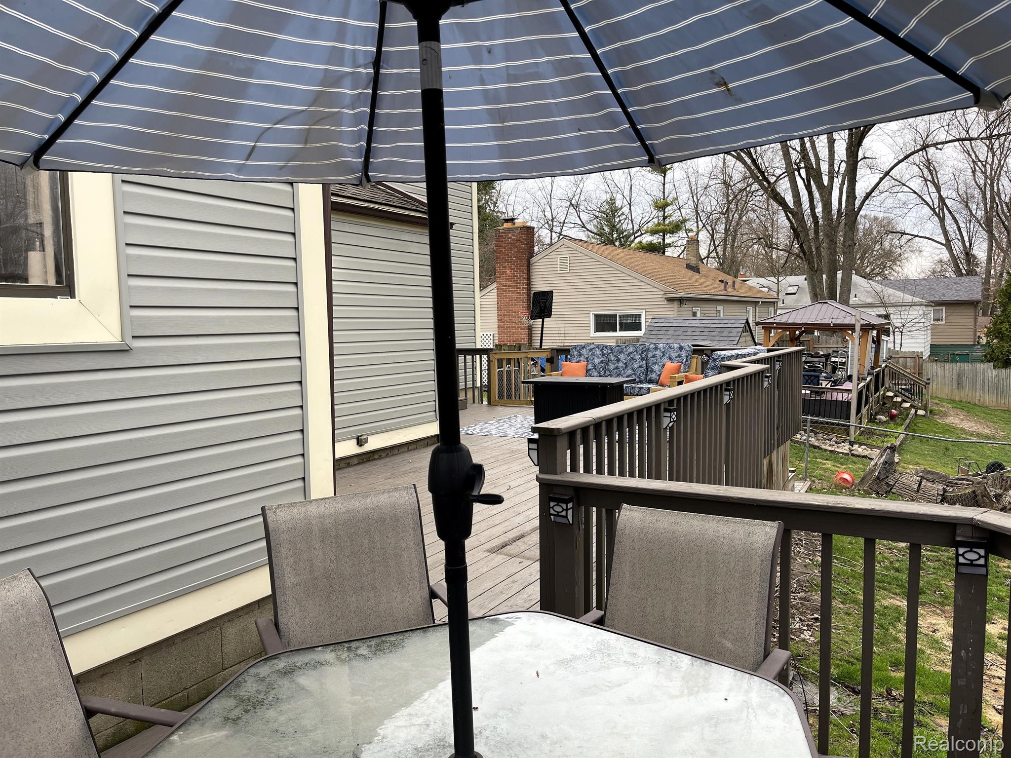 22530 Power Road Farmington, MI 48336 - Photo 5 of 27 Plenty of room on the deck for the whole family!