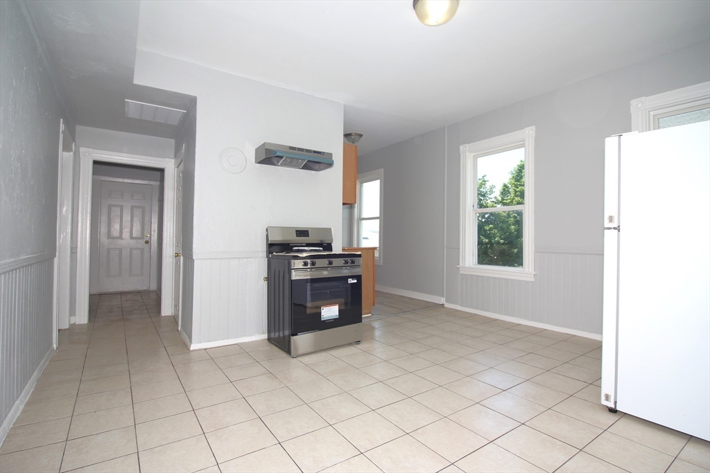 82 Fox Street, Unit 2 Worcester, MA 01604 - Photo 10 of 16