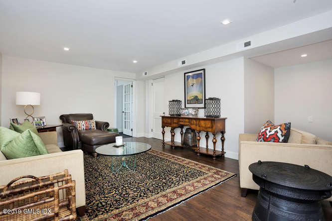 107 Meadow Road Riverside, CT 06878 - Photo 36 of 48 107 Meadow Rd Riverside CT-small-040-33-