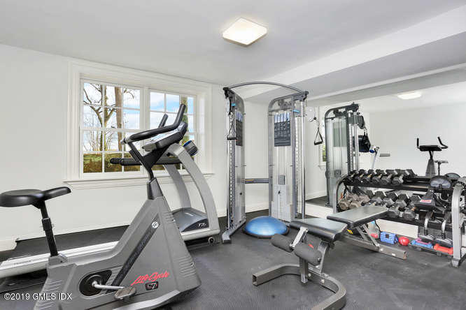 107 Meadow Road Riverside, CT 06878 - Photo 37 of 48 107 Meadow Rd Riverside CT-small-041-46-