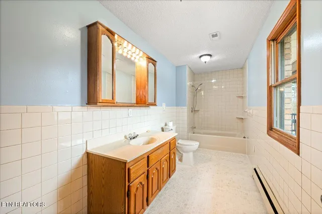 $425,000 | 261 Lance Lane, La Follette, TN 37766