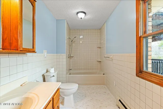 $425,000 | 261 Lance Lane, La Follette, TN 37766