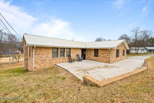 $425,000 | 261 Lance Lane, La Follette, TN 37766