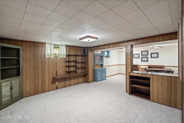 a view of a livingroom with furniture