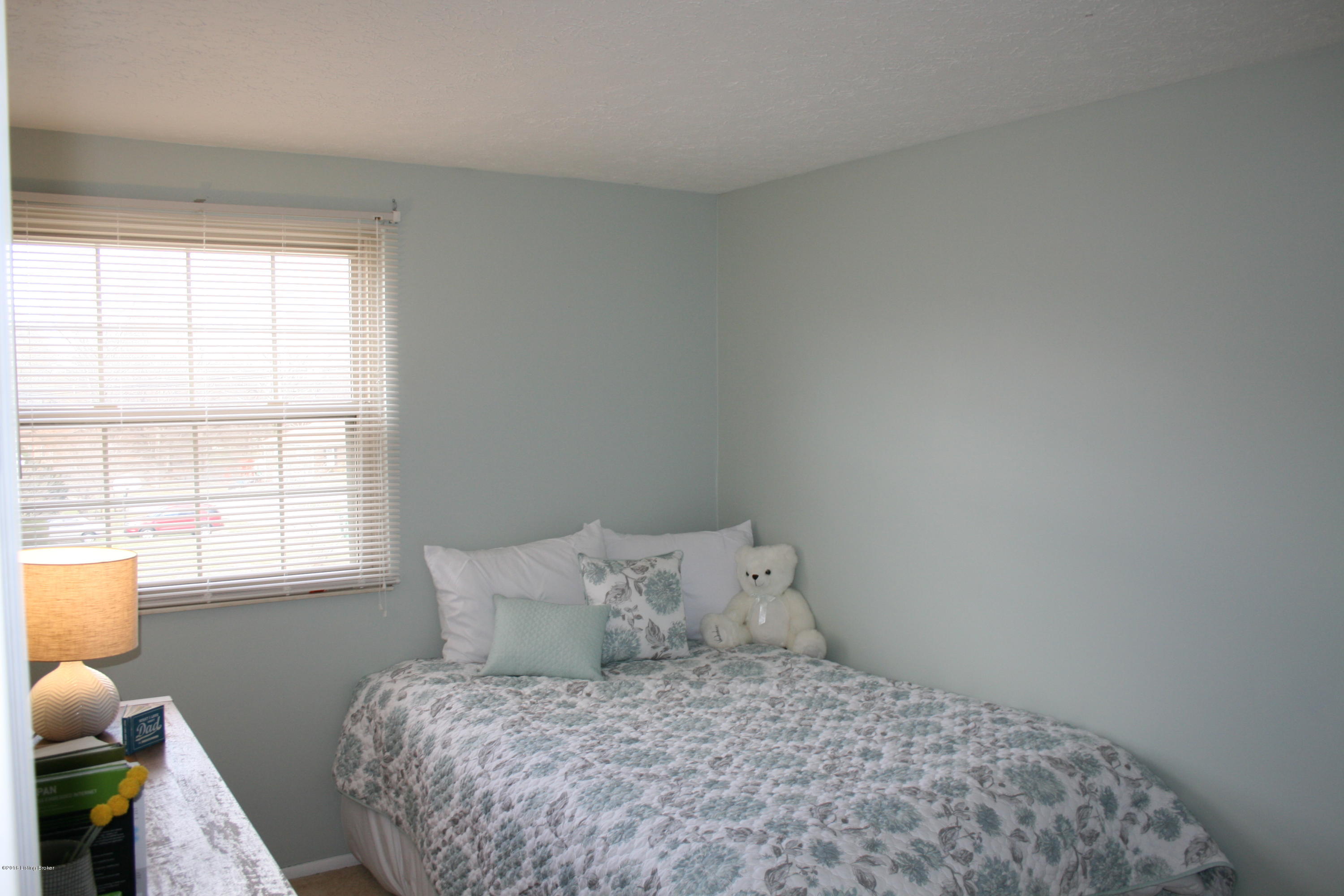 2929 Winterhaven Road Louisville, KY 40220 - Photo 26 of 33 winterhaven-29