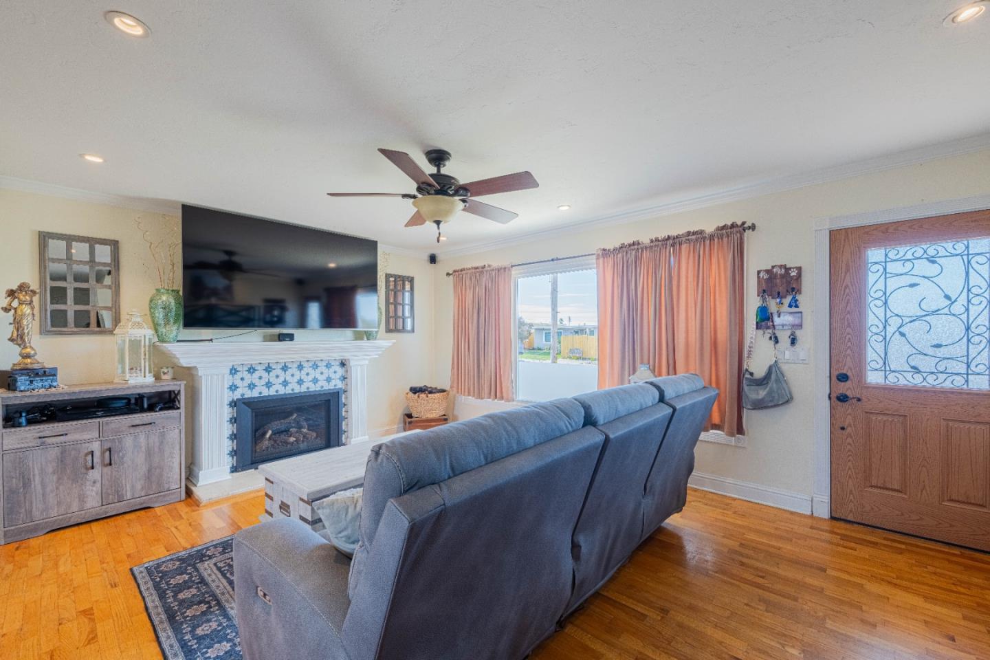 2080 Buchanan Street Seaside, CA 93955 - Photo 8 of 28