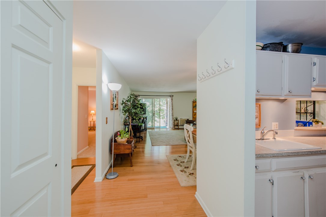 347 Main Road, Unit 203 Tiverton, RI 02878 - Photo 3 of 16 Entry