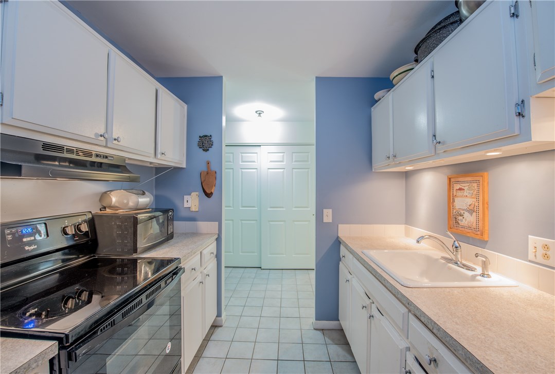 347 Main Road, Unit 203 Tiverton, RI 02878 - Photo 5 of 16