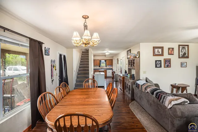 $399,900 | 5655 94th Street, Meriden, KS 66512