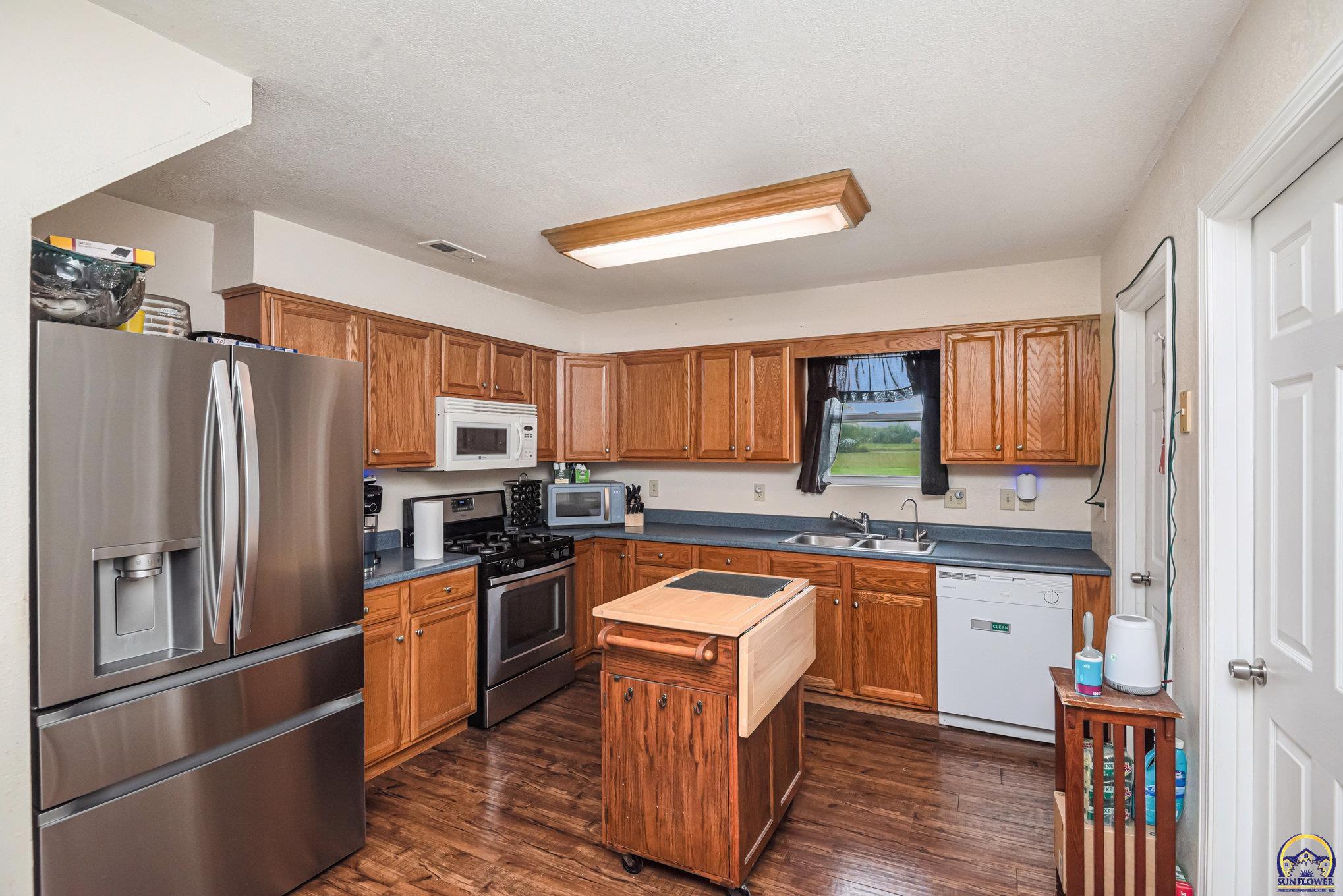 5655 94th Street Meriden, KS 66512 - Photo 14 of 45