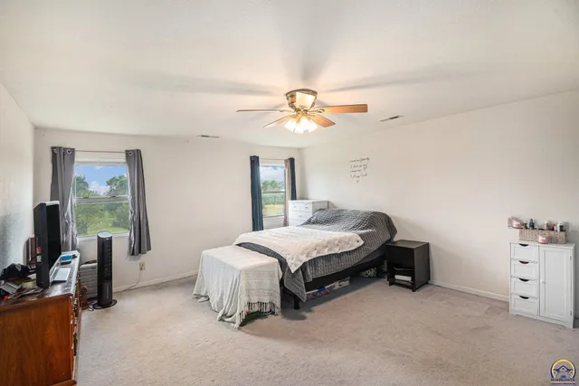 $399,900 | 5655 94th Street, Meriden, KS 66512