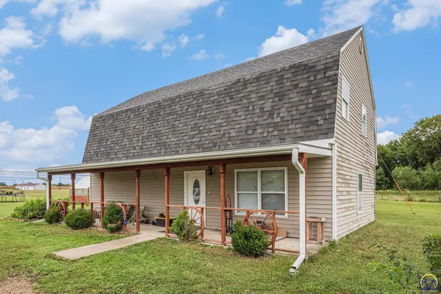 $399,900 | 5655 94th Street, Meriden, KS 66512