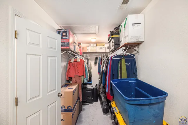 $399,900 | 5655 94th Street, Meriden, KS 66512