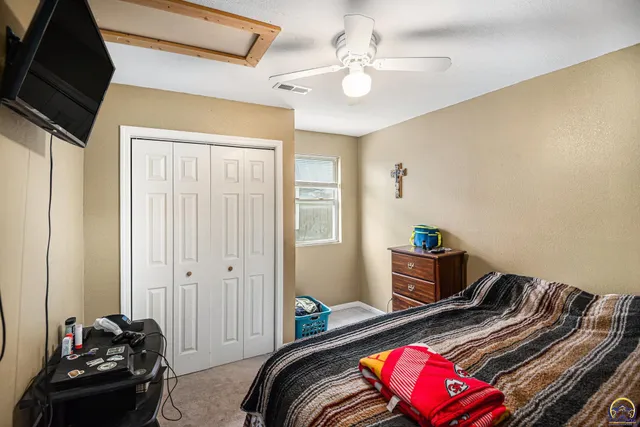 $399,900 | 5655 94th Street, Meriden, KS 66512