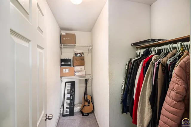 $399,900 | 5655 94th Street, Meriden, KS 66512