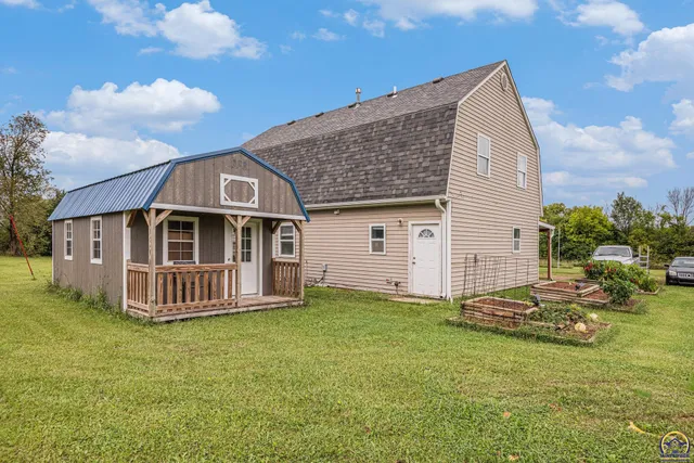 $399,900 | 5655 94th Street, Meriden, KS 66512