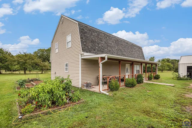 $399,900 | 5655 94th Street, Meriden, KS 66512