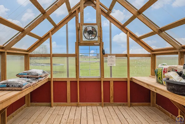 $399,900 | 5655 94th Street, Meriden, KS 66512