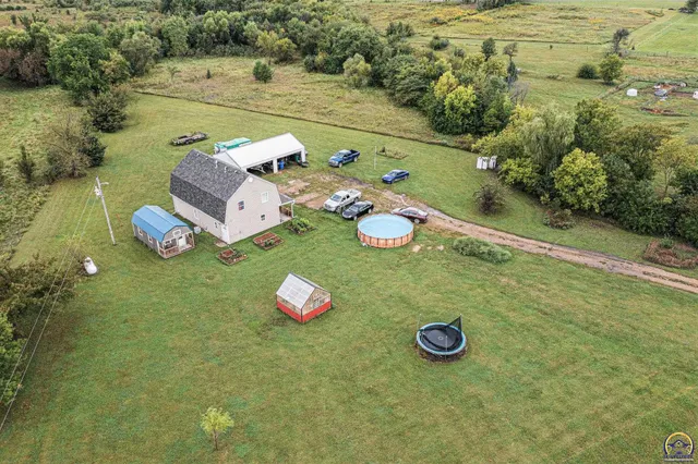 $399,900 | 5655 94th Street, Meriden, KS 66512