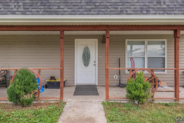 $399,900 | 5655 94th Street, Meriden, KS 66512