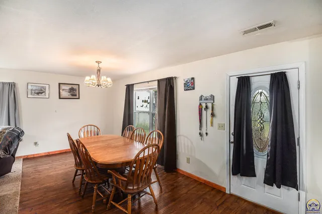 $399,900 | 5655 94th Street, Meriden, KS 66512