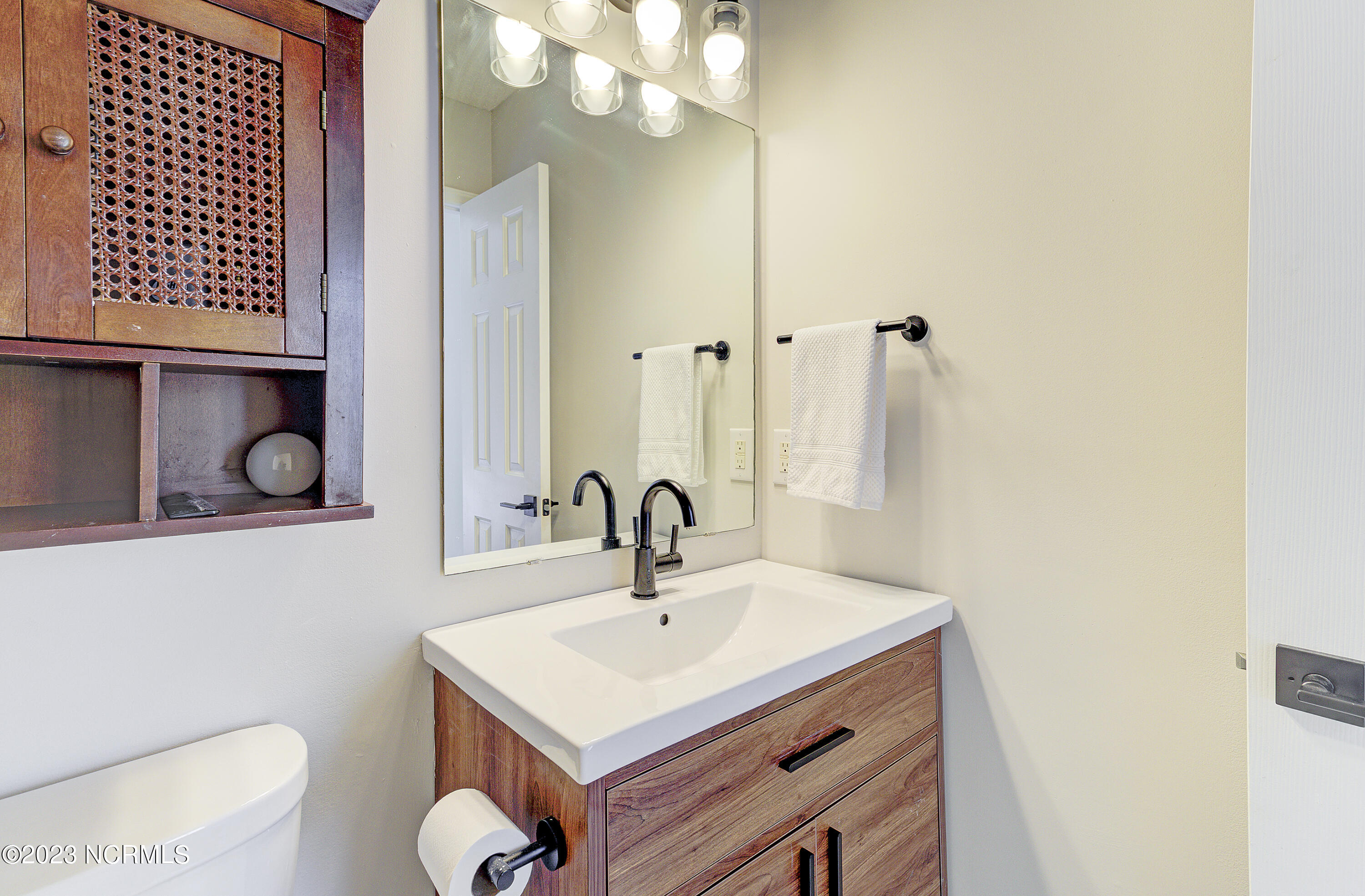 7121 Thurgood Road Wilmington, NC 28411 - Photo 12 of 16 Master Bath