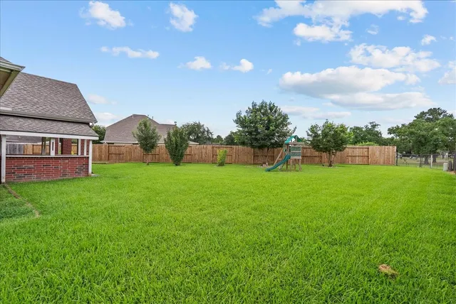 $3,000 | 2758 Laguna Pointe Drive, Pearland, TX 77584