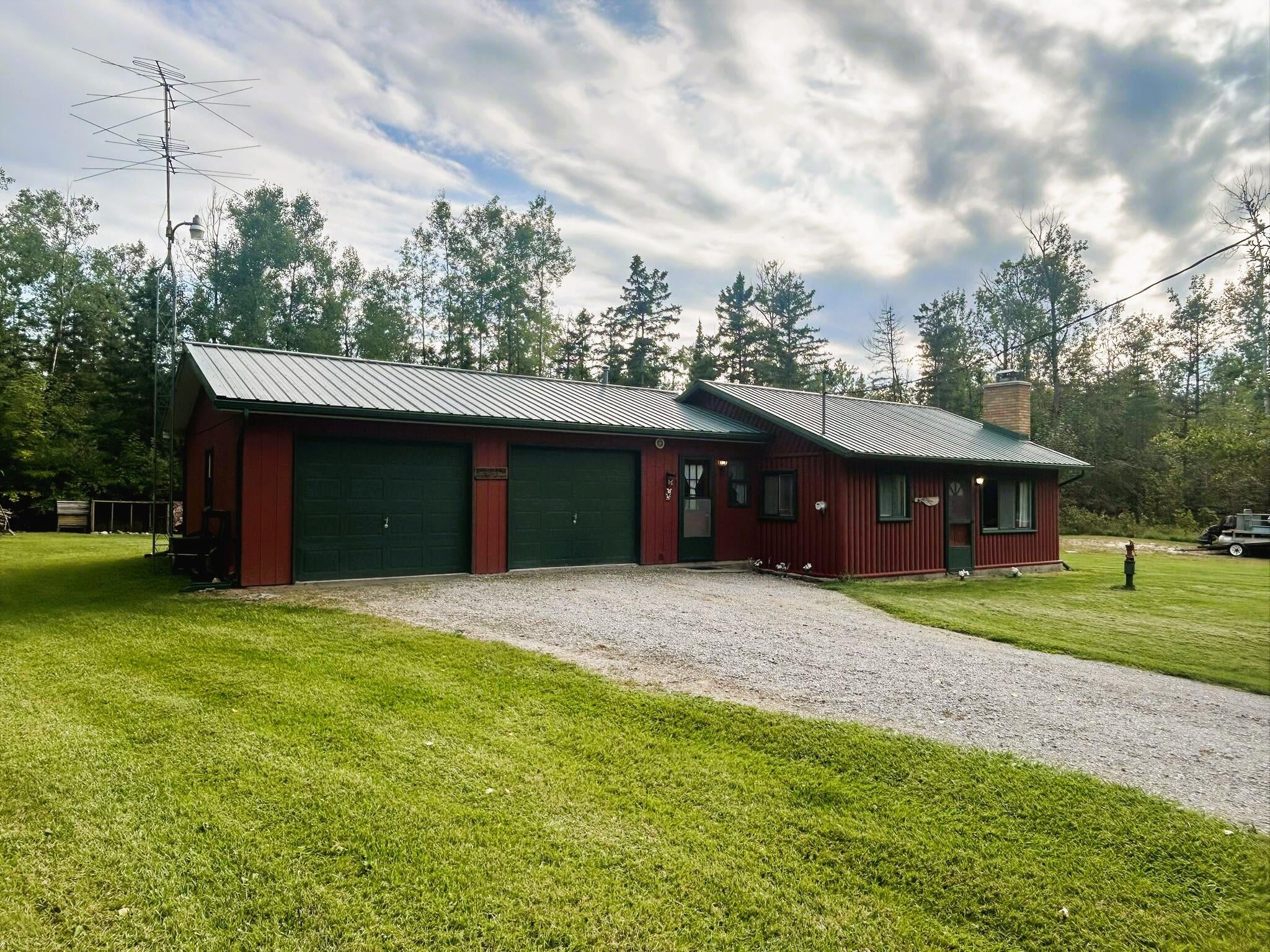 237 Hawks Street Lachine, MI 49753 - Photo 3 of 31 IMG_5121